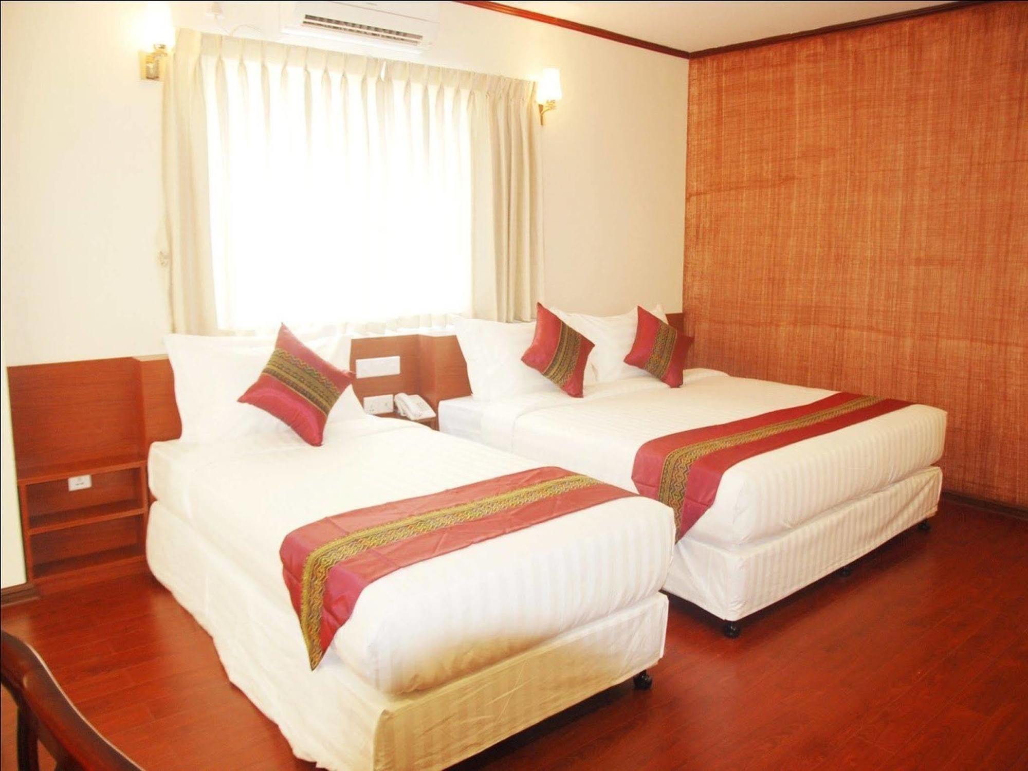 Hotel Memory Sittwe Extérieur photo